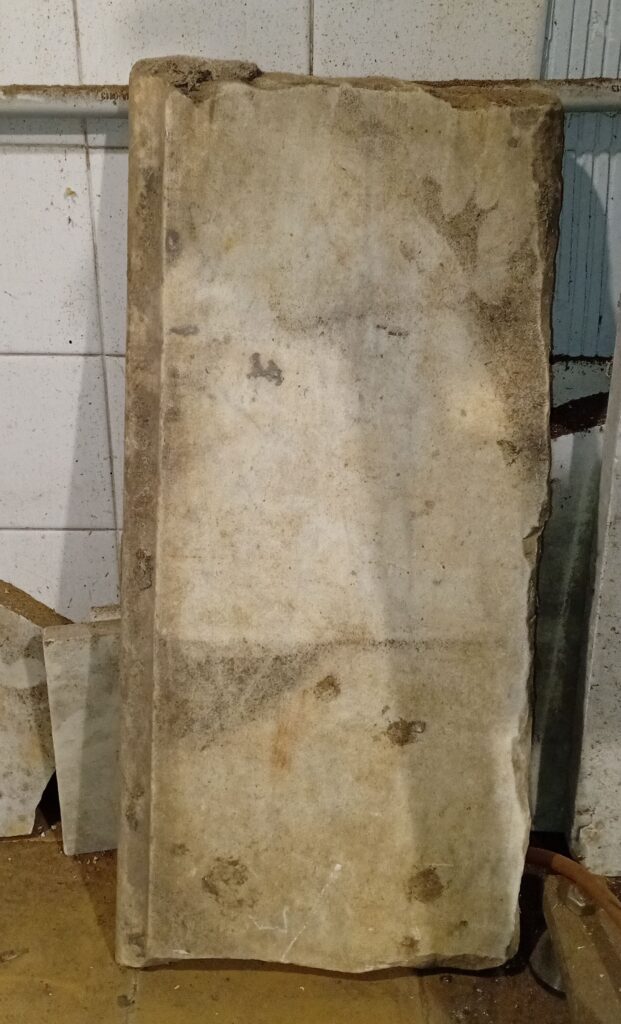 Pedazos de mármol grueso