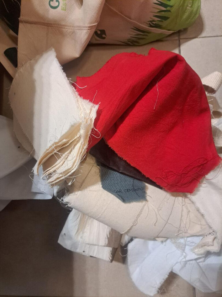 Retazos textiles y vellón