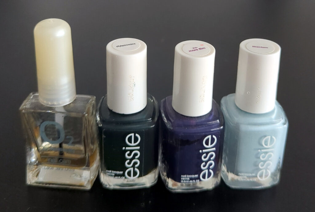 4 esmaltes viejos