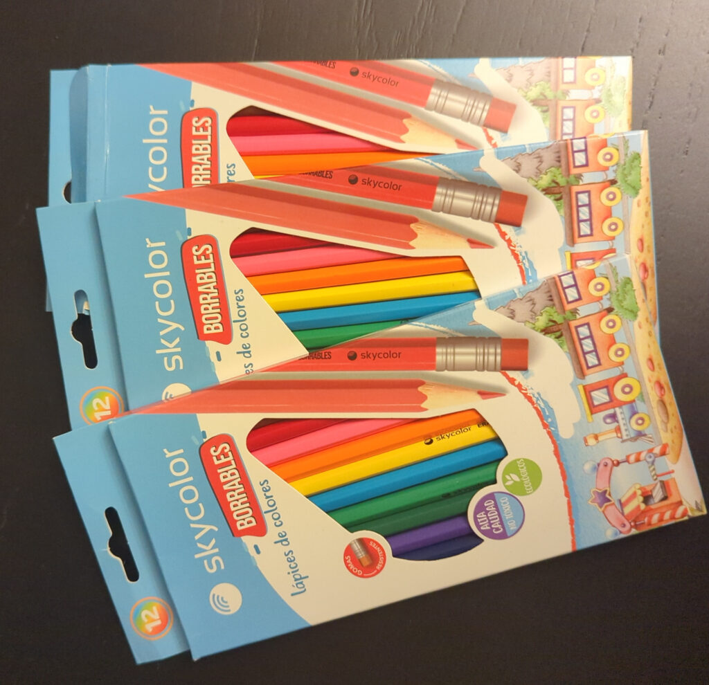 3 cajas de lapices de colores borrables