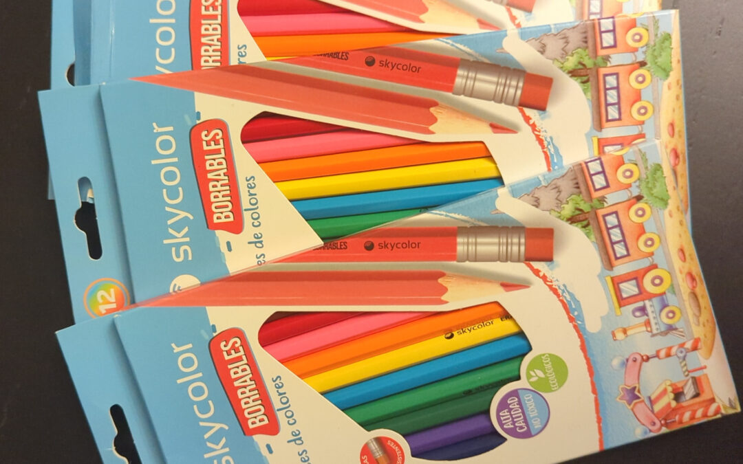3 cajas de lapices de colores borrables