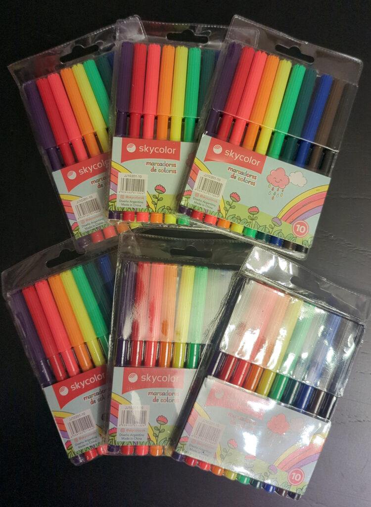 6 cajas de 10 marcadores de colores