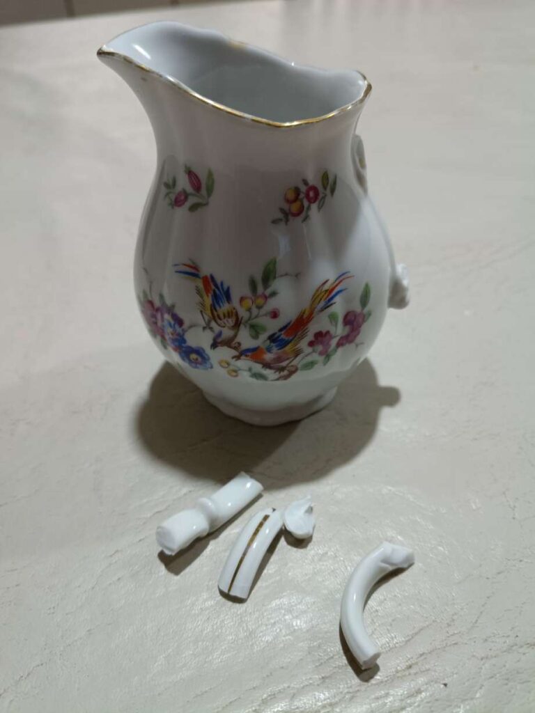 Jarrito de leche roto