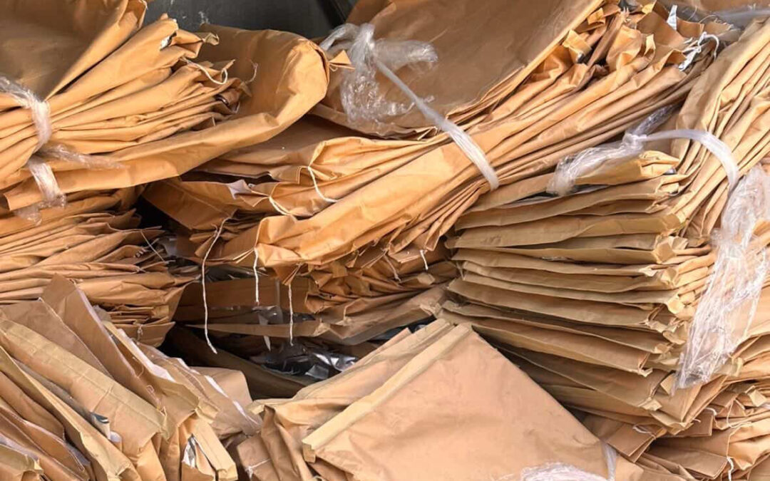 Bolsas de plastico y papel
