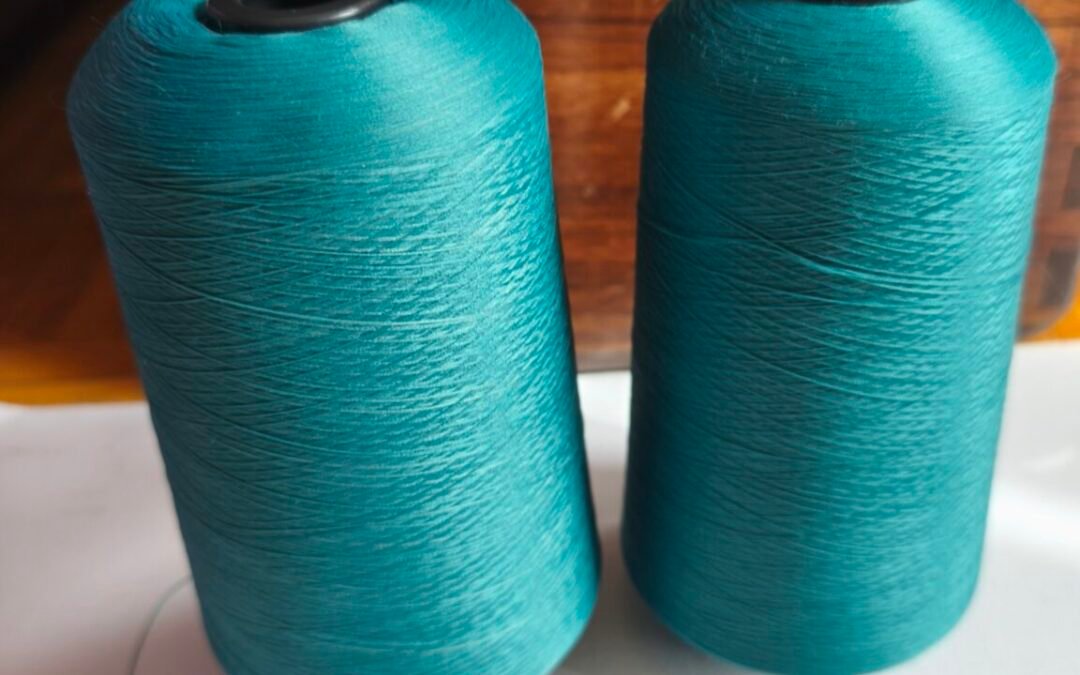 Conos de hilo especial para overlock