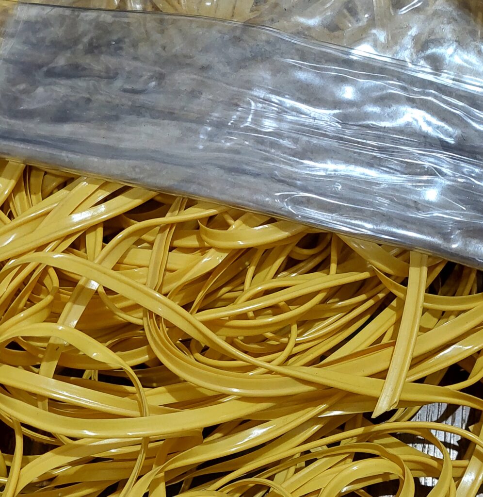 Vivo plástico y cristal