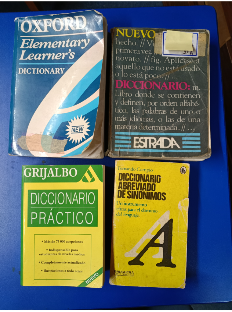 Diccionarios varios