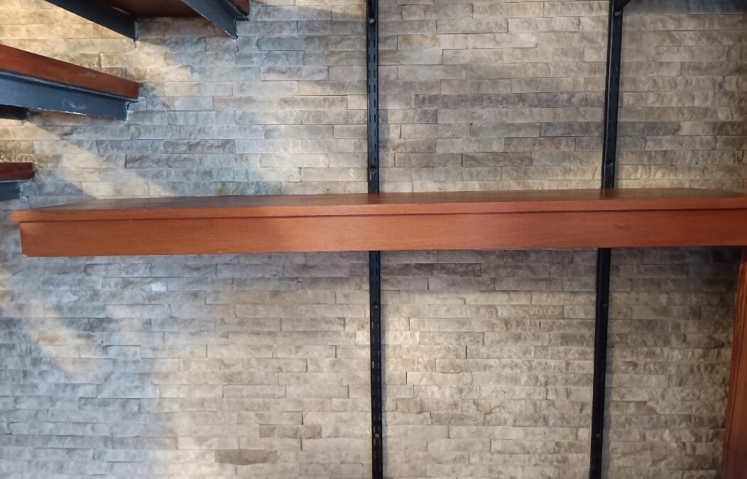 Estantes de madera