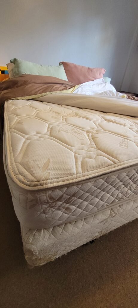Cama Queen Sommier