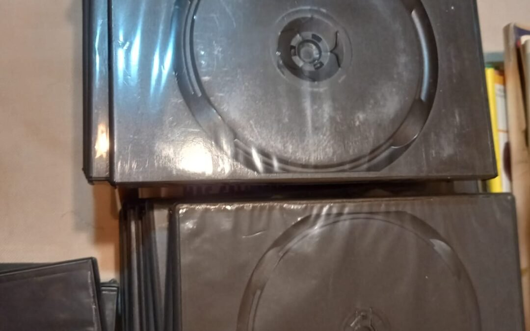 Cajitas vacías de CD y DVD