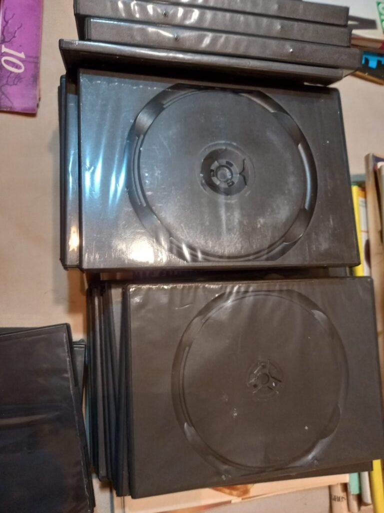 Cajitas vacías de CD y DVD
