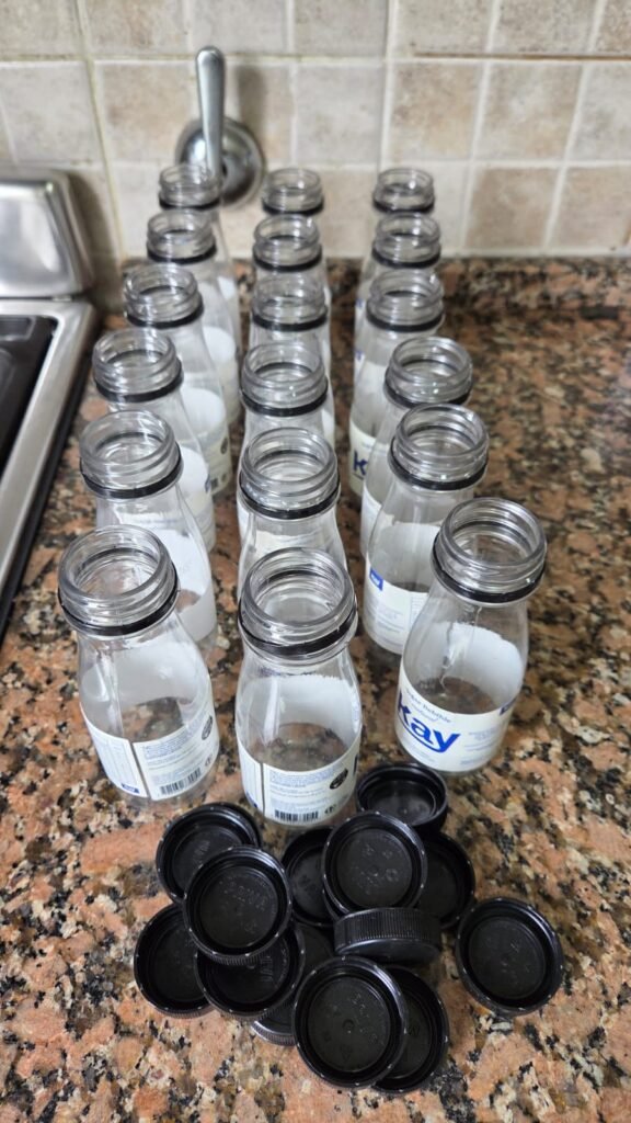 Botellitas de plástico duro con tapa